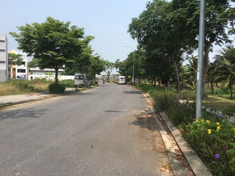 Siêu phẩm biệt thự 3 mặt tiền View kênh sinh thái khu fpt city Đà Nẵng