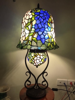 Giao lưu đèn tiffany hoa lan rủ
