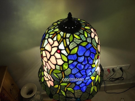Giao lưu đèn tiffany hoa lan rủ