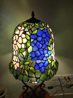Giao lưu đèn tiffany hoa lan rủ