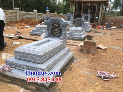 281 Mộ đá tam cấp điện biên - bia mộ không mái đơn giản