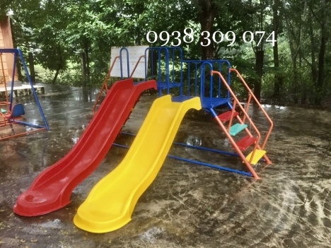 Cầu trượt dành cho trẻ em hai máng trượt