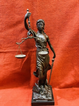 Giao lưu em tượng đồng nữ thần công lý hàng âu