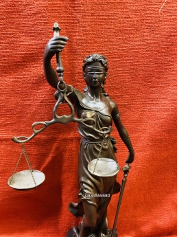 Giao lưu em tượng đồng nữ thần công lý hàng âu
