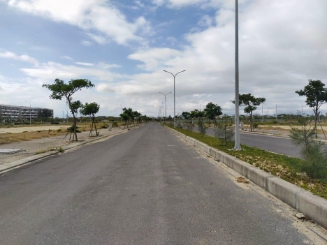 Cần bán nhanh lô nằm trên trục đường đôi, 108m2
