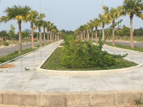 Cần bán nhanh lô nằm trên trục đường đôi, 108m2