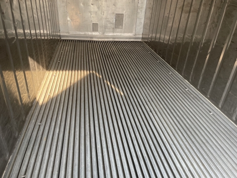 K Line 20' , hàng hóa 20 tấn đổ lại.