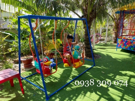 Xích đu 3 chỗ ngồi bằng con vật dành cho bé