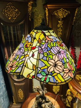 Đèn bàn tiffany họa tiết cá heo