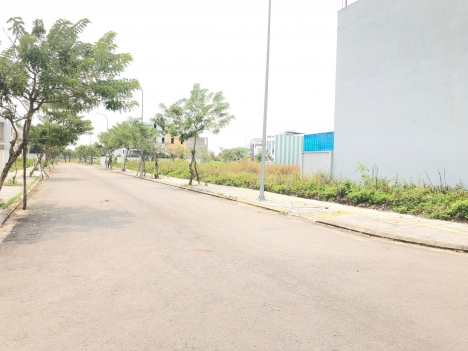FPT Đà Nẵng, Nhà thô 2 mặt tiền, 3.5 tầng, 142m2, giá 4.9 tỷ