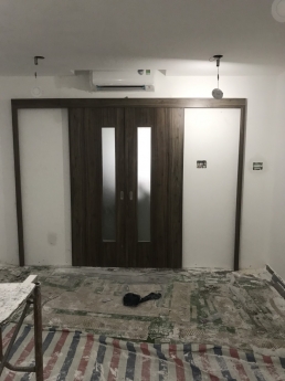 Ưu nhược điểm của cửa gỗ công nghiệp là gì?