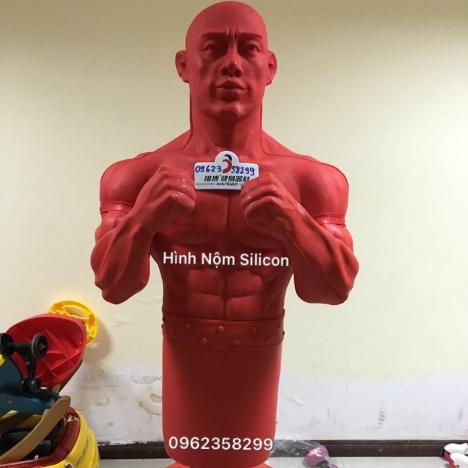 Hình nhân tập võ silicon