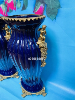 Đôi bình gốm sứ men lam hàng âu