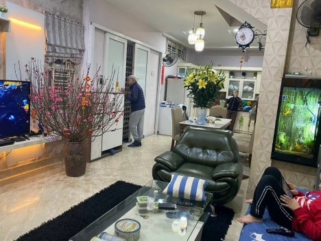 Chỉ hơn 5 đồng bạn có ngay căn nhà Phố Lạc Long Quân- Vài bước ra Hồ Tây.Sân bay vẫy gọi 30 phút.