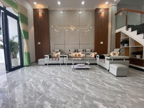 Bán Nhà Lầu Trệt Sân Xe Hơi 100 m2 - Giá Tốt Nhất Khu Vực
