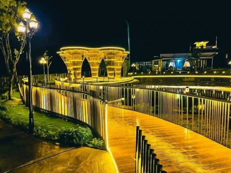 Cần bán nhanh căn shophouse  đầu tiên tại trung tâm Bảo Lộc