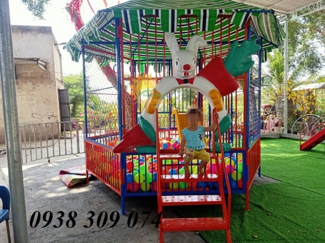 Nhà banh sắt mặt thỏ dành cho bé