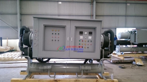 máy làm lạnh nước chiller trong sản xuất hóa chất