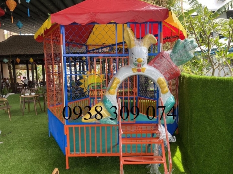 Nhà banh sắt mặt thỏ dành cho bé