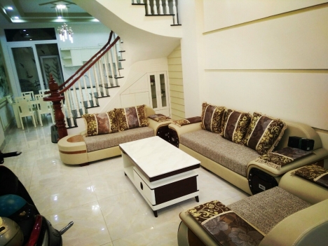 Cho thuê nhà 1 trệt 3 lầu đường Đồ Chiểu P1 VT, đầy đủ nội thất