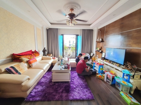 Bán nhà Thang Máy.7 Tầng Phố Đỗ Quang-Cầu Giấy. 2 Ô tô để trong nhà, Phân Lô Đỉnh.