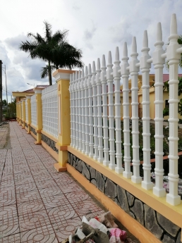 Hàng rào Việt Âu “Cần là có – Ngó là Mua”
