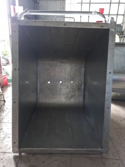 xe đẩy rác bằng tôn 500 L ,xe thu gom rác có bánh xe bằng tôn
