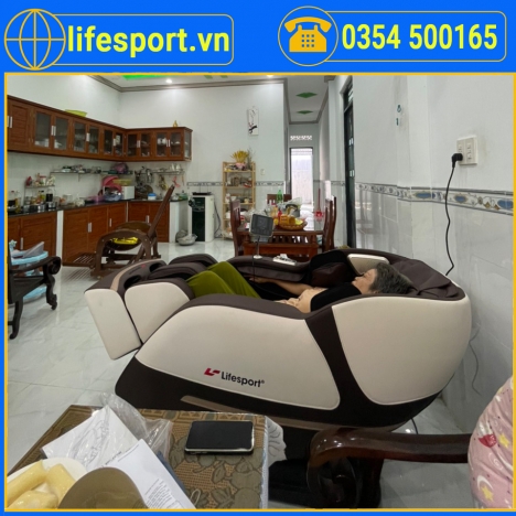 Mua ghế massage Lifesport tặng ngay máy chạy bộ 15 triệu
