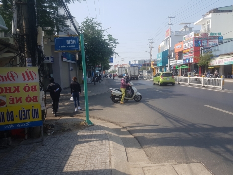 Cho thuê nhà mặt tiền 1 trệt 1 lầu đường 30/4 TP Vũng Tàu ngay ngã 3 đông đúc
