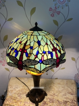 Giao lưu em đèn bàn tiffany hai thân họa tiết chuồn
