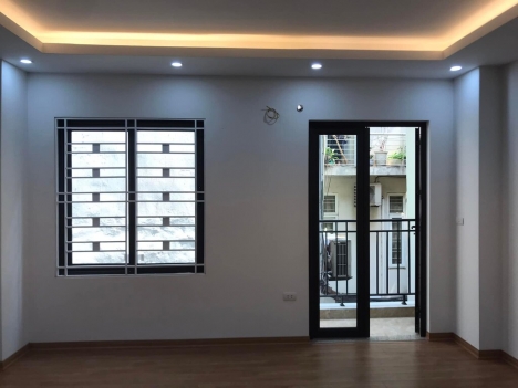 Bán nhà trung tâm Đống Đa, 30m2, 5 tầng, 3 phòng ngủ, chỉ 4.65 tỷ.