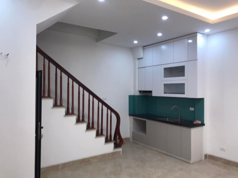 Bán nhà trung tâm Đống Đa, 30m2, 5 tầng, 3 phòng ngủ, chỉ 4.65 tỷ.