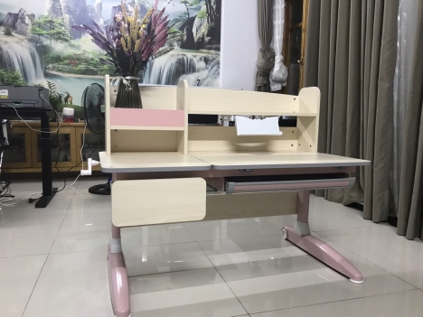 bàn học sinh chống gù chống cận