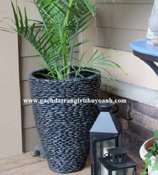 Sỏi đen bóng trang trí bồn cây