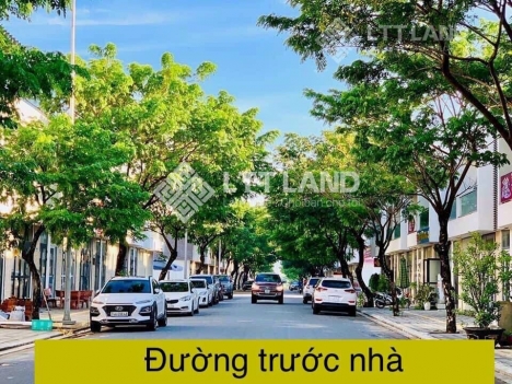 Nhà thô shophouse FPT, hướng đông, 108m2, 2 tầng 1 tum, 4.5 tỷ