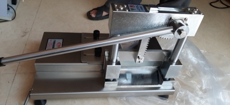 Máy chặt giò heo, máy chặt giò thủ công, máy chặt xương heo/ sườn non