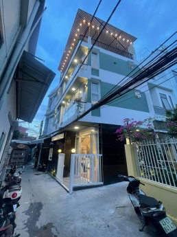 Siêu phẩm 4 tầng full nôi thất view biển . ĐÀ NẴNG