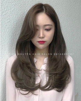 Tóc layer xoăn nhẹ nhàng cho nàng cá tính, tóc layer uốn xoăn sóng mái bay - Tiệp Nguyễn Hair Salon