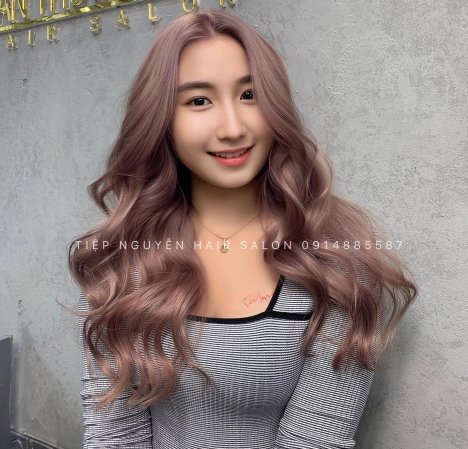 Tóc layer xoăn nhẹ nhàng cho nàng cá tính, tóc layer uốn xoăn sóng mái bay - Tiệp Nguyễn Hair Salon