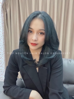 Tóc layer xoăn mái bay cho nàng thêm trẻ trung năng động - Tiệp Nguyễn Hair Salon