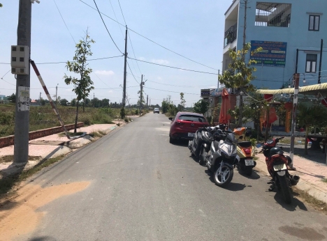 Đất nền nằm ngay mặt tiền QL50 đã có sổ