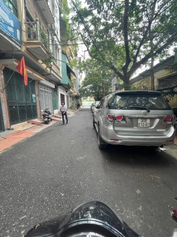 Bán nhanh !!!Không quá 1 tuấn!!Giá rẻ hơn thị trường, Ô tô tránh, nhà tự xây.Phố Hoàng Ngân-Q.Cầu