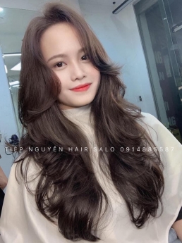 Tóc layer xoăn mái bay cho nàng thêm trẻ trung năng động - Tiệp Nguyễn Hair Salon