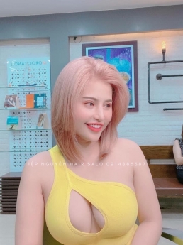 Tóc layer xoăn nhẹ nhàng cho nàng cá tính, tóc layer uốn xoăn sóng mái bay - Tiệp Nguyễn Hair Salon