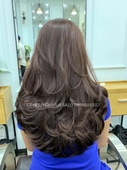Top những kiểu tóc uốn xoăn lơi siêu đẹp sieu cá tính, nhuộm highlig - Tiệp Nguyễn Hải Salon