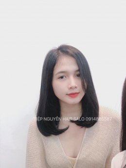Tóc uốn layer: tóc uốn layer kết hợp với các gam màu sáng giúp Tôn gia cho nàng mịn màng hơn