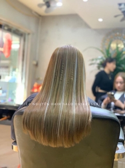 Tóc layer xoăn mái bay cho nàng thêm trẻ trung năng động - Tiệp Nguyễn Hair Salon