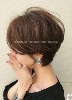 Tóc layer xoăn nhẹ nhàng cho nàng cá tính, tóc layer uốn xoăn sóng mái bay - Tiệp Nguyễn Hair Salon