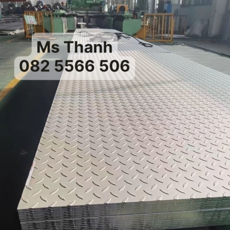 Tấm/cuộn gân đúc SUS304 cán nóng nhập khẩu
