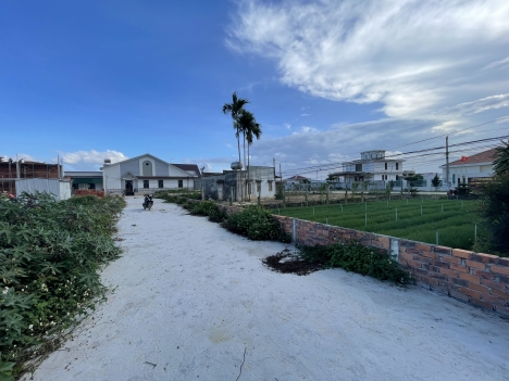 bán nhanh lô đất Thị TRấn Thạnh Mỹ 2 mặt tiền đường dt 126m2 sẵn 100 thổ cư